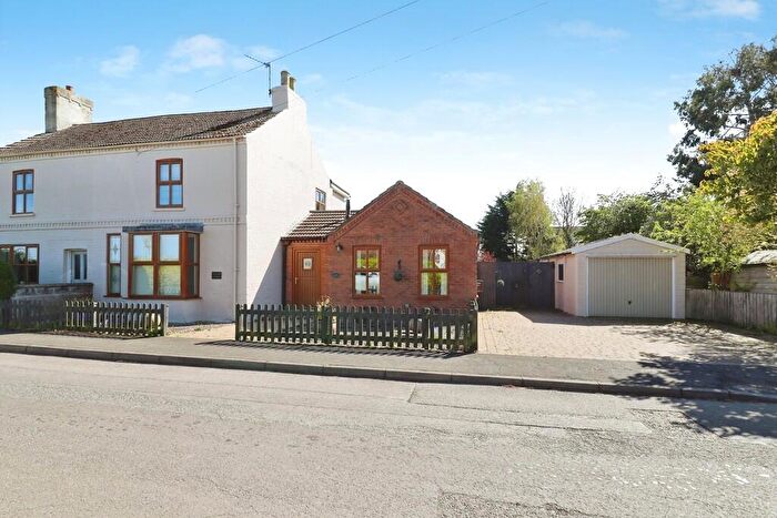 2 Bedroom Cottage For Sale In High Thorpe, Southrey, Lincoln, LN3
