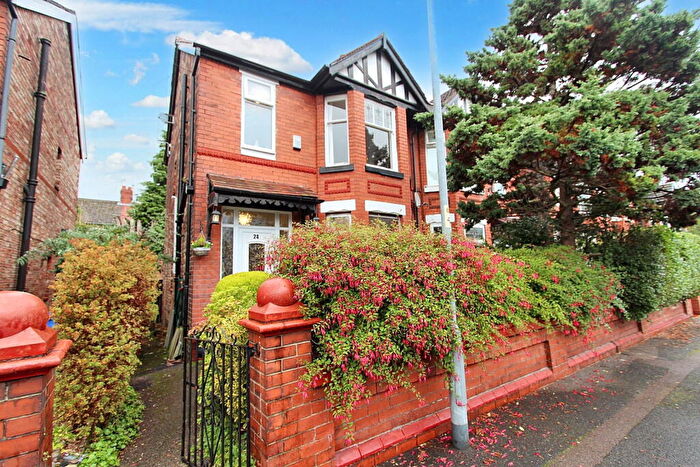 3 Bedroom Semi-Detached House For Sale In Collingwood Road, Levenshulme, M19