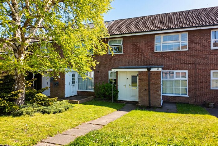 2 Bedroom Maisonette For Sale In High Street, Shirley, B90