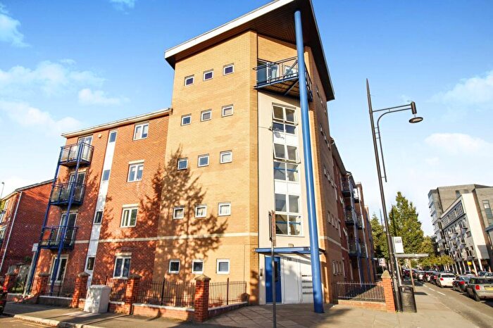 3 Bedroom Apartment To Rent In Stretford Road, Hulme, Manchester, M15