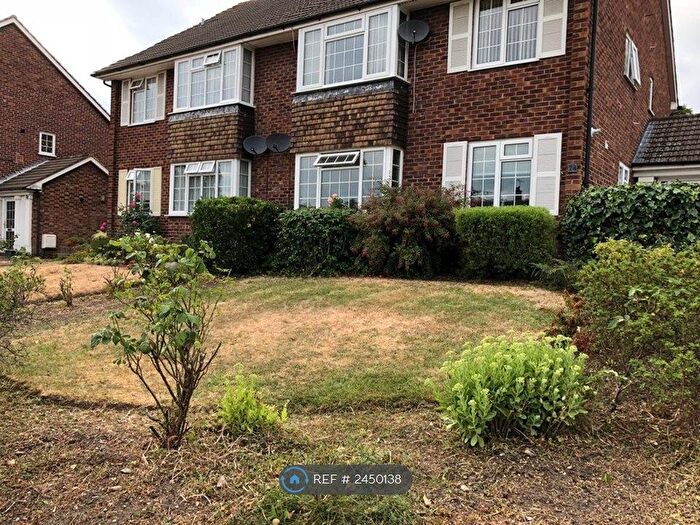 2 Bedroom Maisonette To Rent In Sandringham Road, Potters Bar, EN6