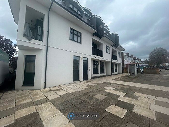 1 Bedroom Flat To Rent In Wadham Gardens, Greenford, UB6