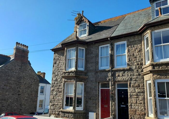 3 Bedroom End Of Terrace House To Rent In Penare Terrace, Penzance, TR18