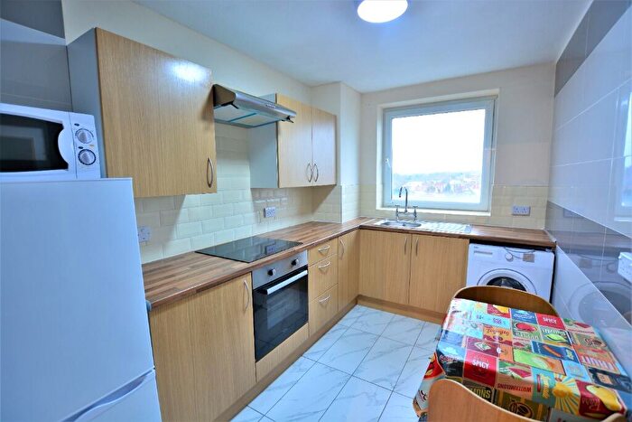 2 Bedroom Flat To Rent In Dyke Road, City Centre, Brighton, BN1