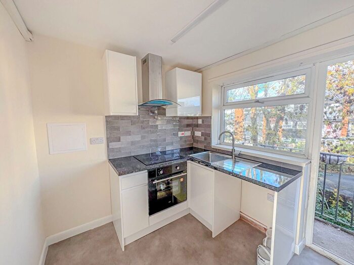 2 Bedroom Flat To Rent In Newton Gardens, Birmingham, B43