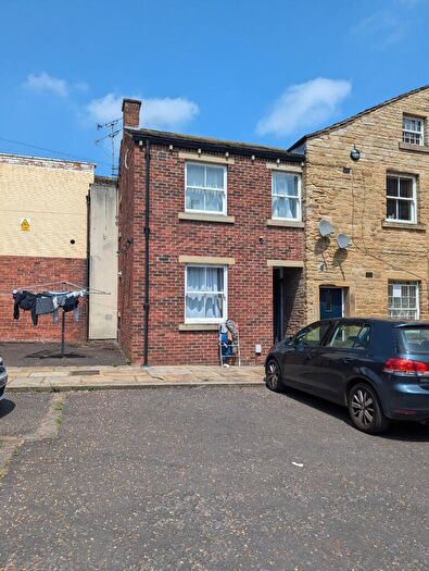 1 Bedroom Terraced House To Rent In Tomlinson Yard, Huddersfield, West Yorkshire, HD1
