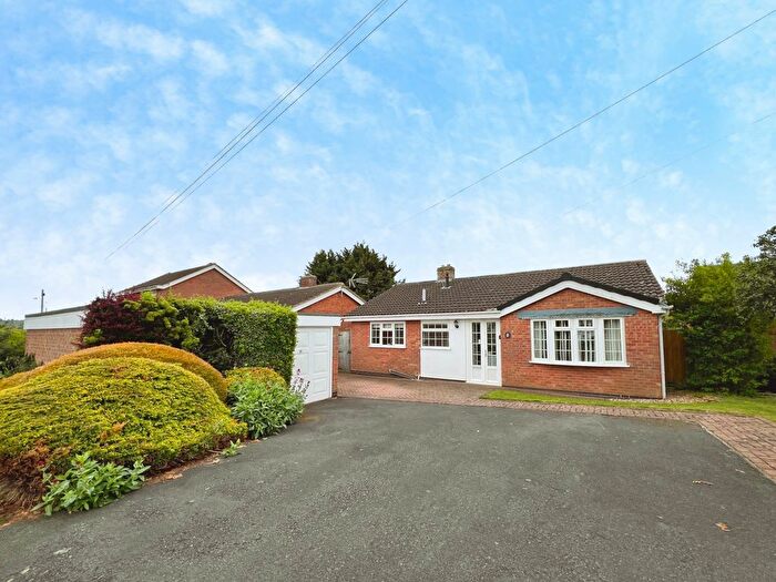 2 Bedroom Bungalow For Sale In Chelmsford Drive, Grantham, NG31
