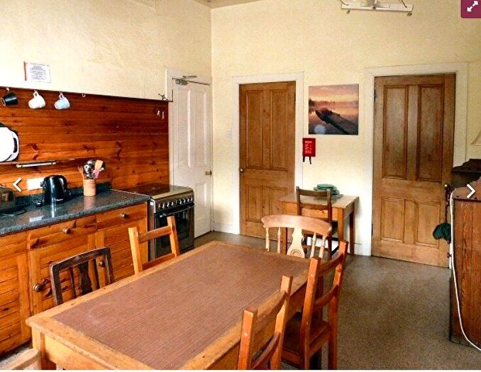 3 Bedroom Flat To Rent In Royal Crescent, Edinburgh, EH3