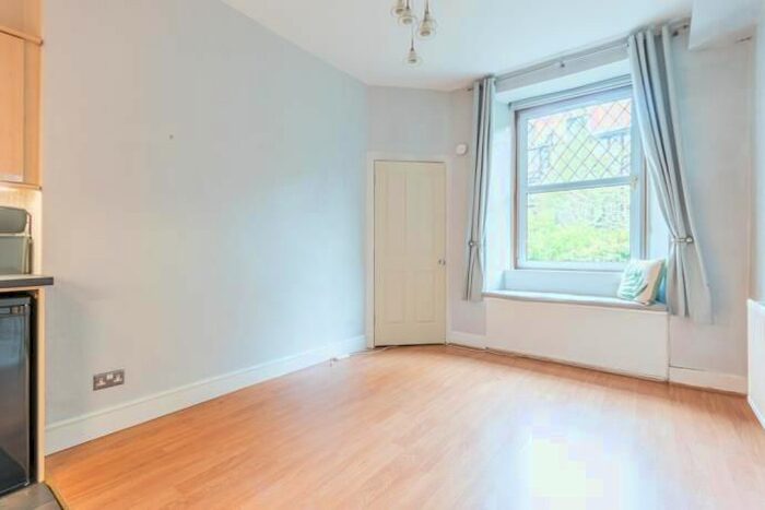 1 Bedroom Flat To Rent In Smithfield Street, Edinburgh, EH11