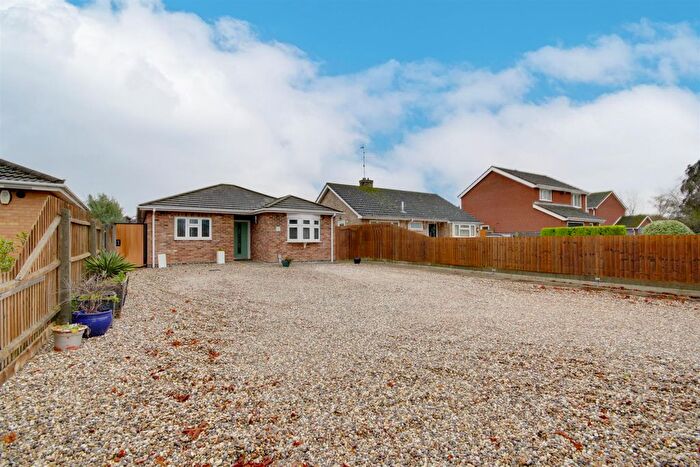 3 Bedroom Detached Bungalow For Sale In Parkhall Road, Somersham, PE28