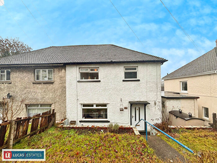 3 Bedroom Semi-Detached House For Sale In Pleasant View, Maesycwmmer, CF82