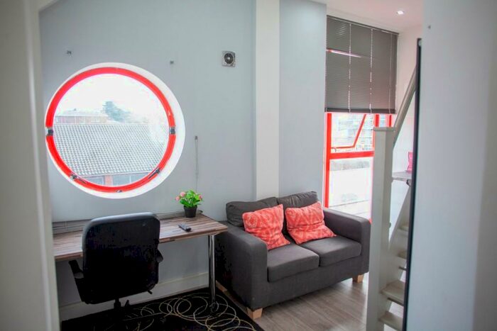 1 Bedroom Flat To Rent In Southern Court, South Street, Reading, Berkshire, RG1