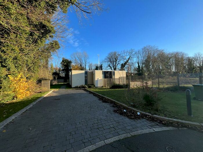 4 Bedroom House To Rent In Harden Park, Alderley Edge, SK9