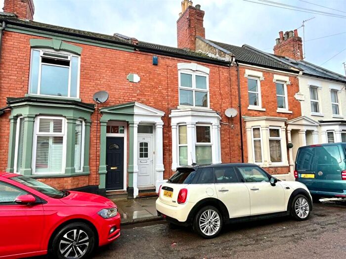 3 Bedroom Terraced House For Sale In Ivy Road, Abington, Northampton, NN1