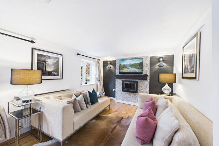2 Bedroom Apartment To Rent In Greys Road, Henley-on-Thames, Oxfordshire, RG9