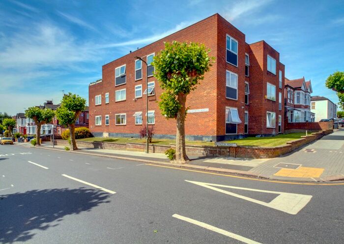 2 Bedroom Flat To Rent In Sevington Road, Hendon, NW4