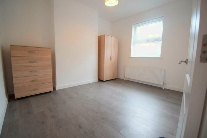 2 Bedroom Flat To Rent In Forest Road, London, E17