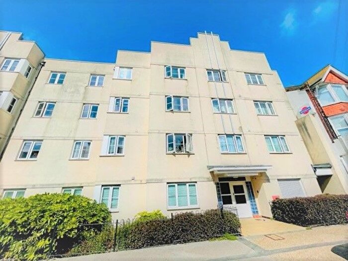 2 Bedroom Flat To Rent In Susans Road, Eastbourne, BN21
