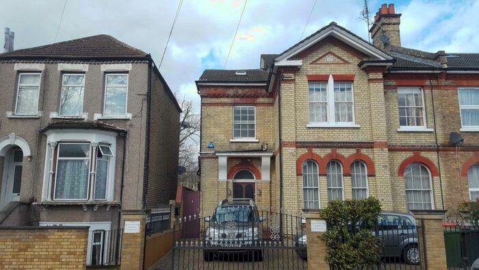 1 Bedroom Flat To Rent In Clova Road, Forest Gate, E7