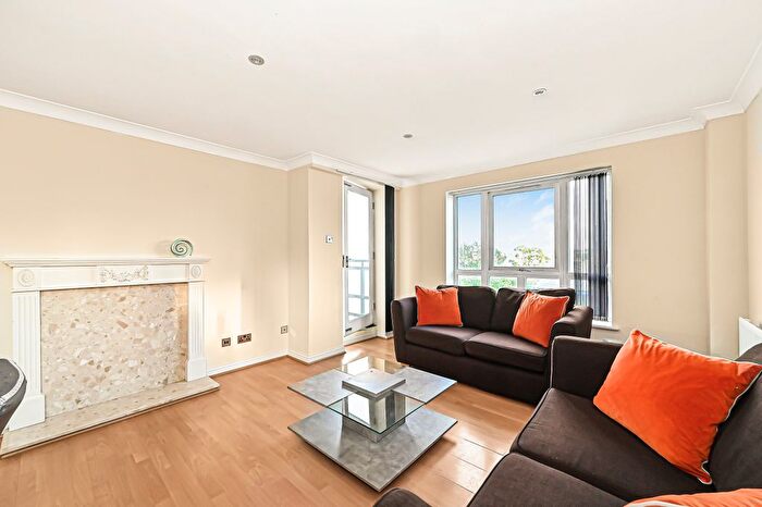 2 Bedroom Flat To Rent In Galleons View, Canary Wharf, E14