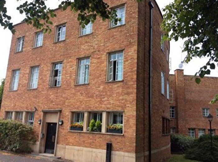1 Bedroom Flat To Rent In Aldermen Court, Barnet, N11