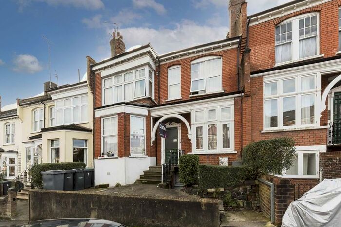 Studio To Rent In Woodland Rise, London, N10