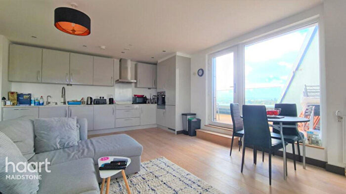 1 Bedroom Apartment To Rent In Waterhouse Avenue, Maidstone, ME14