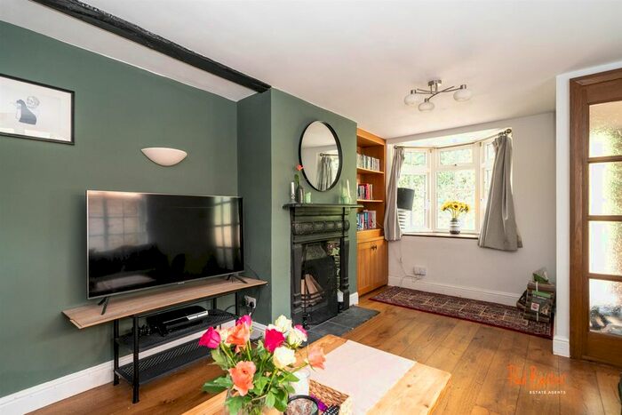 2 Bedroom Semi-Detached House For Sale In Lower Gustard Wood, Wheathampstead, St.Albans, AL4