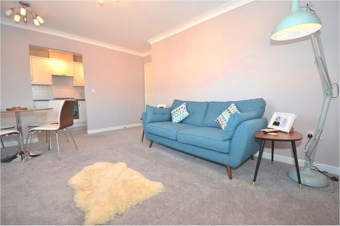 1 Bedroom Flat To Rent In Howard Road, London, SE25