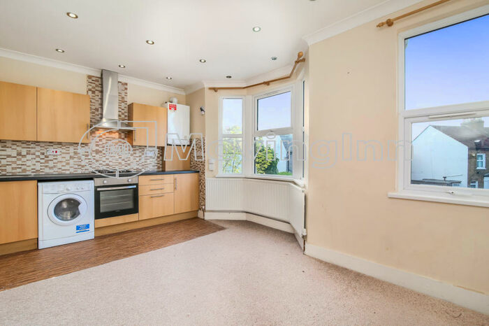 3 Bedroom Flat To Rent In Heath Road, Thornton Heath, Surrey, CR7