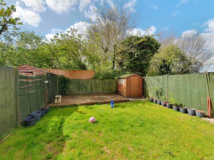 3 Bedroom Semi-Detached House To Rent In Christopher Drive, Thurmaston, Leicester, LE4