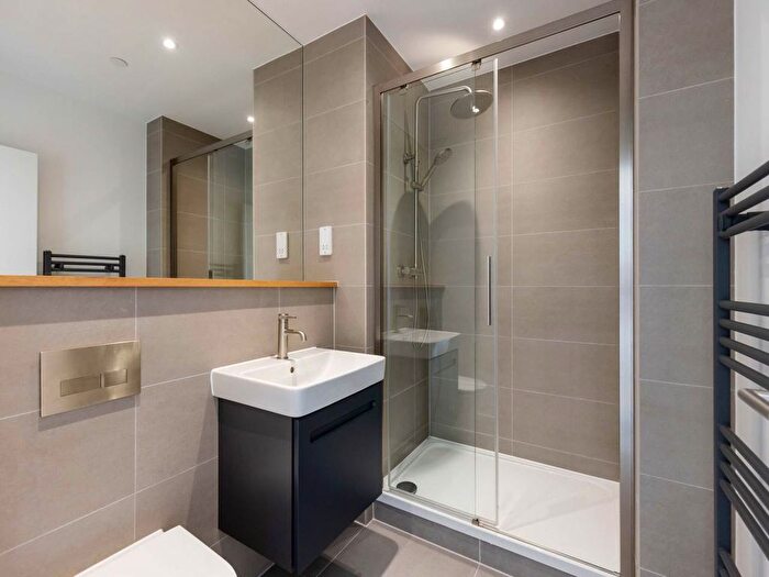 3 Bedroom Flat To Rent In Temple Park Crescent, Polwarth, Edinburgh, EH11
