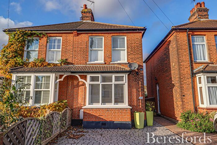2 Bedroom Semi-detached House For Sale In Kimpton Avenue, Brentwood, CM15