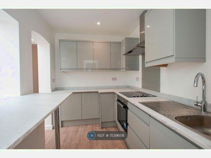 3 Bedroom Terraced House To Rent In Catherine Street, Rochester, ME1