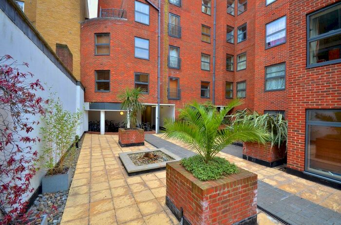1 Bedroom Flat To Rent In Chapter Street, Victoria, London, SW1P