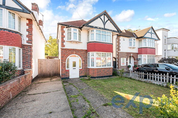 3 Bedroom Detached House For Sale In Manor Drive North, New Malden, KT3