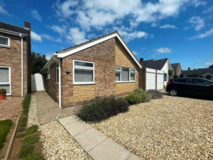 3 Bedroom Bungalow For Sale In Freeborn Close, Kidlington, OX5