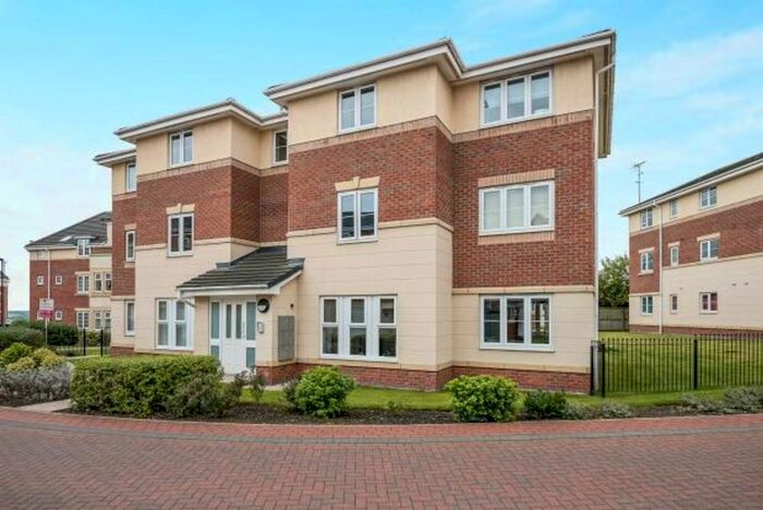 2 Bedroom Flat To Rent In Doveholes Drive, Sheffield, S13