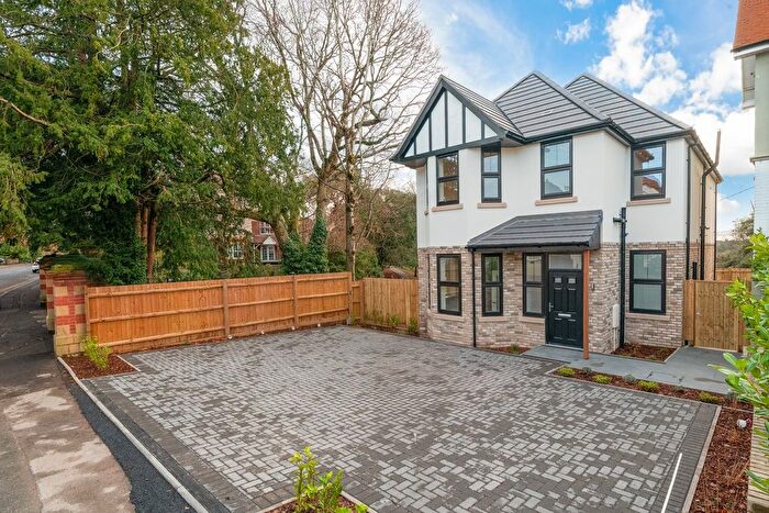 4 Bedroom Detached House For Sale In Alexandra Road, Poole, BH14