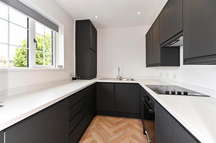 2 Bedroom Maisonette To Rent In Fitzalan Mews, Arundel, BN18