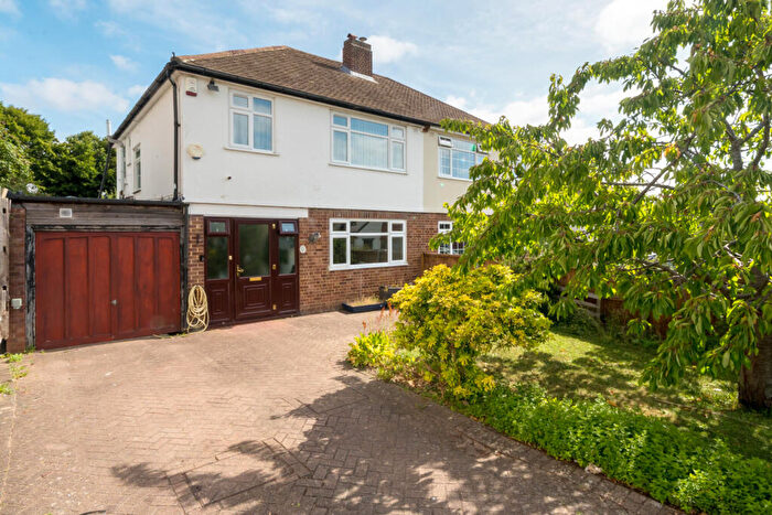 4 Bedroom Semi-Detached House For Sale In Winn Road, Lee, SE12