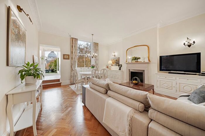 2 Bedroom Flat For Sale In Ennismore Gardens, Knightsbridge, London, SW7
