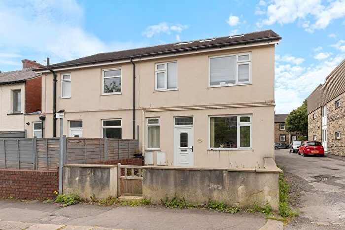 2 Bedroom Flat To Rent In Wellington Street, Lindley, Huddersfield, HD3