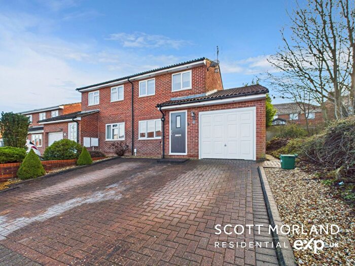 3 Bedroom Semi-Detached House For Sale In Mathias Walk, Basingstoke, RG22