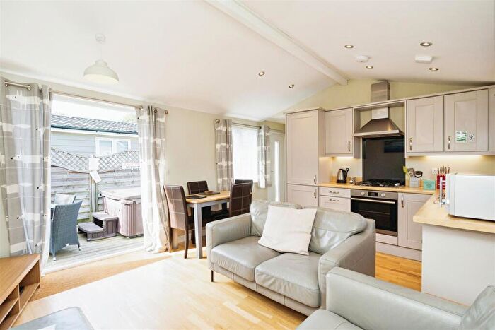 2 Bedroom Park Home To Rent In Golden Cross, Chiddingly, BN27