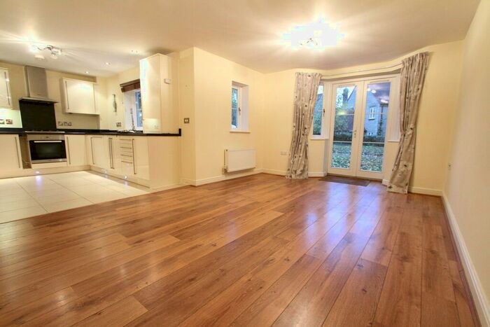 2 Bedroom Flat To Rent In Beauchamp Lane, Oxford, OX4