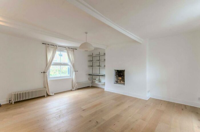 1 Bedroom Flat To Rent In Goswell Road, Angel, London, EC1V