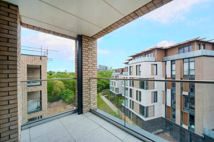1 Bedroom Flat For Sale In Claremont House, Quebec Way, London, SE16
