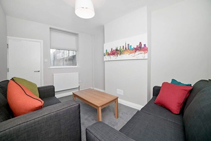 5 Bedroom Semi Detached House To Rent In Belton Road, Bristol, BS5