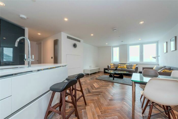 2 Bedroom Apartment To Rent In Eagle Point, City Road, Old Street, EC1V